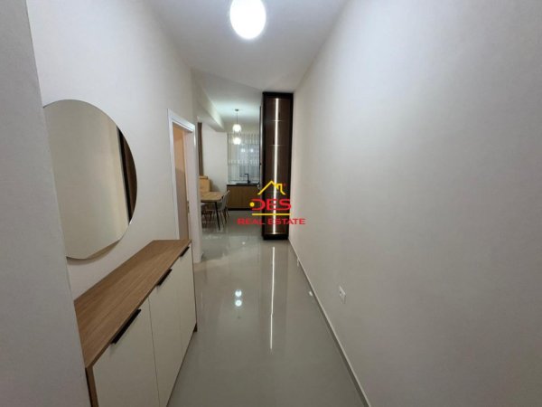 Vlore, jepet me qera apartament 2+1+Ballkon Kati 3, 100 m² 550 € (Rruga Sadik Zotaj)