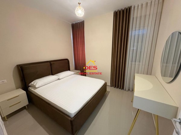 Vlore, jepet me qera apartament 2+1+Ballkon Kati 3, 100 m² 550 € (Rruga Sadik Zotaj)