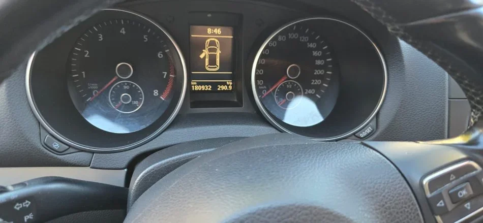 Tirane, shitet makine Volkswagen Golf, Benzin+Gaz, gri metalizato manuale Klima 180.000 km 6.500 €