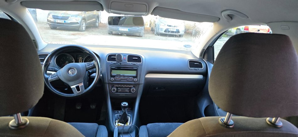 Tirane, shitet makine Volkswagen Golf, Benzin+Gaz, gri metalizato manuale Klima 180.000 km 6.500 €