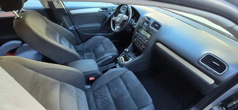 Tirane, shitet makine Volkswagen Golf, Benzin+Gaz, gri metalizato manuale Klima 180.000 km 6.500 €