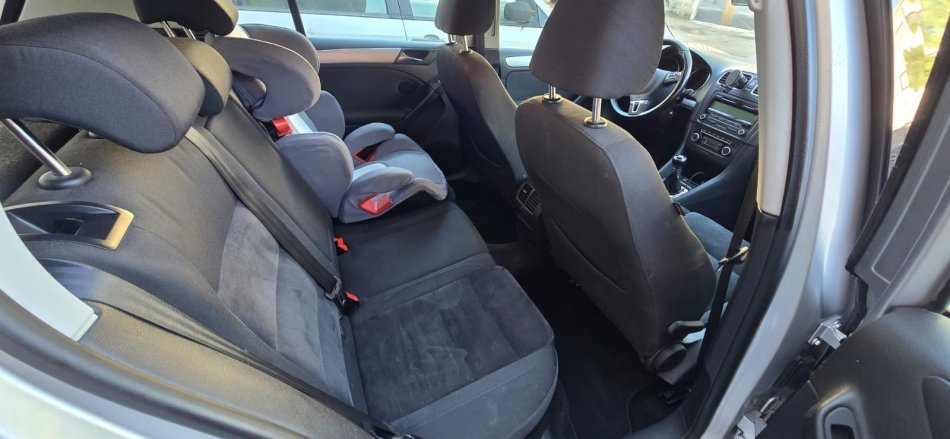 Tirane, shitet makine Volkswagen Golf, Benzin+Gaz, gri metalizato manuale Klima 180.000 km 6.500 €