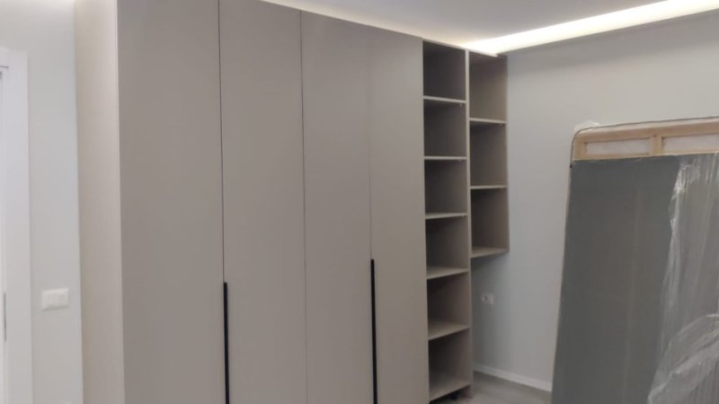 Tirane, jepet me qera apartament 1+1+Ballkon Kati 3, 55 m² 550 € (Astir)