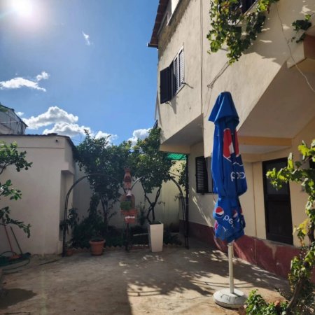 Tirane, shitet Vile 2 Katshe , 198 m² 340.000 € 