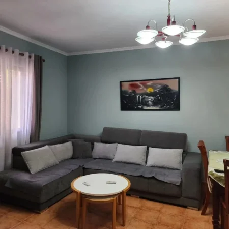 Tirane, shitet Vile 2 Katshe , 198 m² 340.000 € 