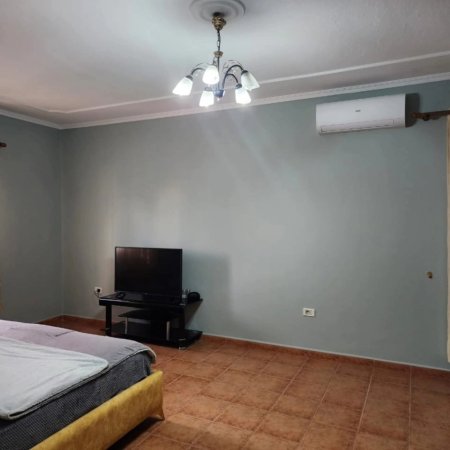 Tirane, shitet Vile 2 Katshe , 198 m² 340.000 € 