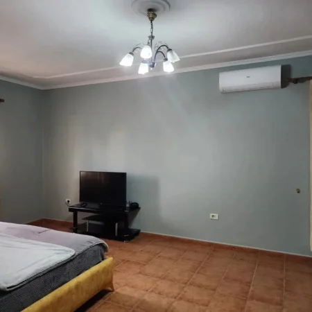 Tirane, shitet Vile 2 Katshe , 198 m² 340.000 € 