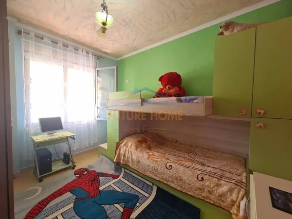 Tirane, jepet me qera apartament 2+1 Kati 8, (Besim Alla)