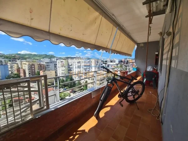 Tirane, jepet me qera apartament 2+1 Kati 8, (Besim Alla)