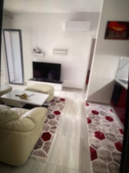 Tirane, jepet me qera apartament 1+1 Kati 4, 68 m² 650 € (Tek Zogu i Zi, Tiranë)