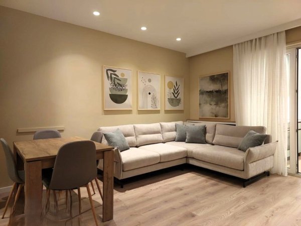 Tirane, jepet me qera apartament 2+1 Kati 3, 102 m² 1.000 € (PRANE RRUGES SE ELBASANIT)