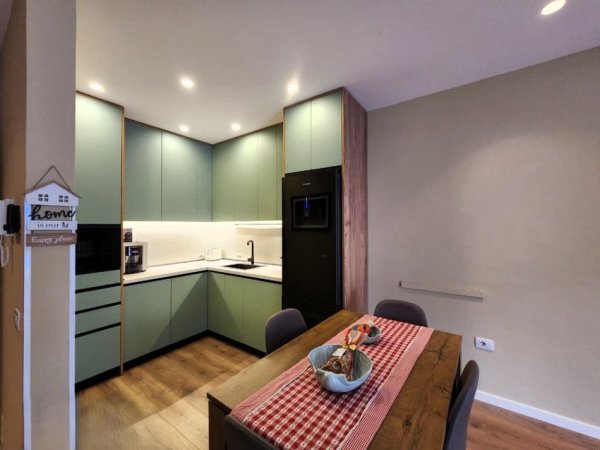 Tirane, jepet me qera apartament 2+1 Kati 3, 102 m² 1.000 € (PRANE RRUGES SE ELBASANIT)