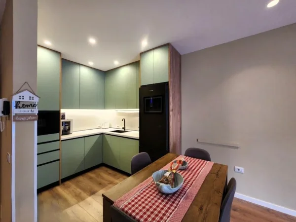 Tirane, jepet me qera apartament 2+1 Kati 3, 102 m² 1.000 € (PRANE RRUGES SE ELBASANIT)