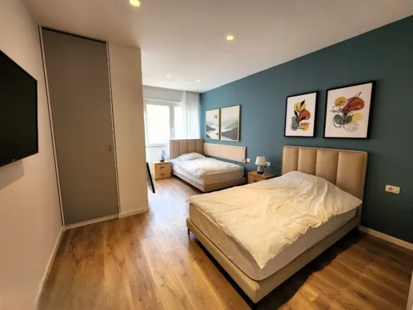 Tirane, jepet me qera apartament 2+1 Kati 3, 102 m² 1.000 € (PRANE RRUGES SE ELBASANIT)