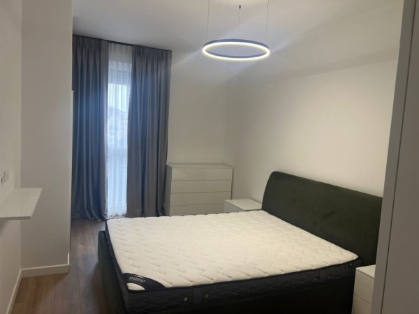 Tirane, jepet me qera apartament 1+1+Ballkon Kati 3, 65 m² 900 € (Parku Olimpik)