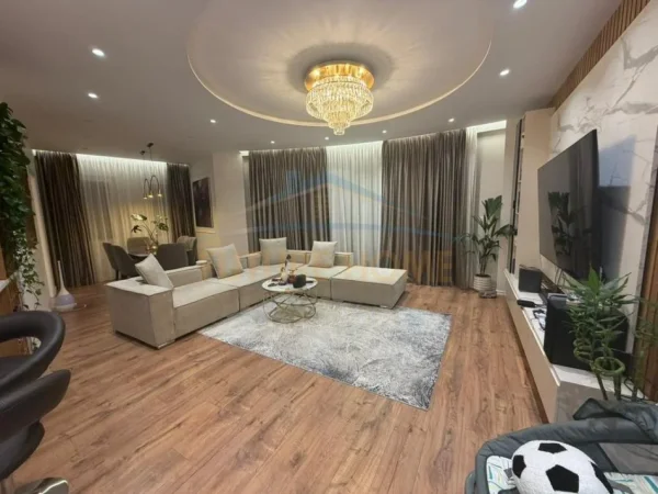 Tirane, shitet apartament 3+1+Ballkon Kati 2, 149 m² 400.000 € (LIQENI I THATE)
