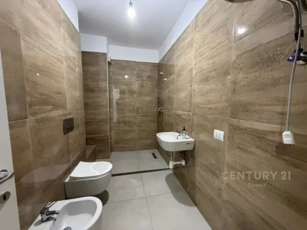 Tirane, shitet apartament 1+1 Kati 3, 60 m² 185.000 €