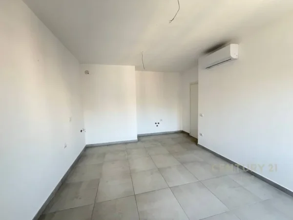 Tirane, shitet apartament 1+1 Kati 3, 60 m² 185.000 €