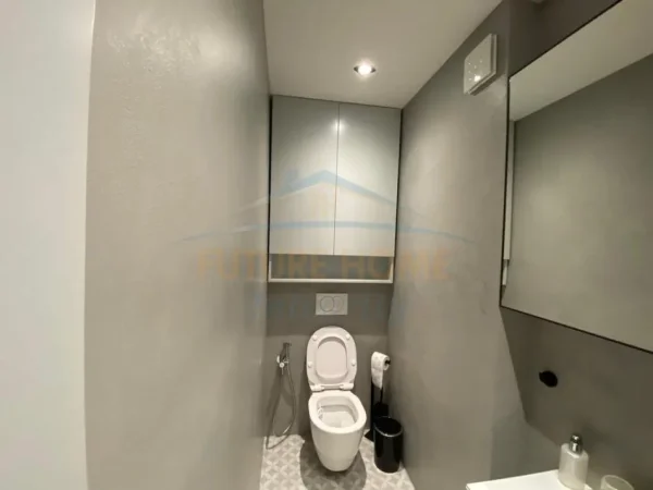 Tirane, jepet me qera garsonier 1+1 Kati 6, 30 m² 600 € (Qender)