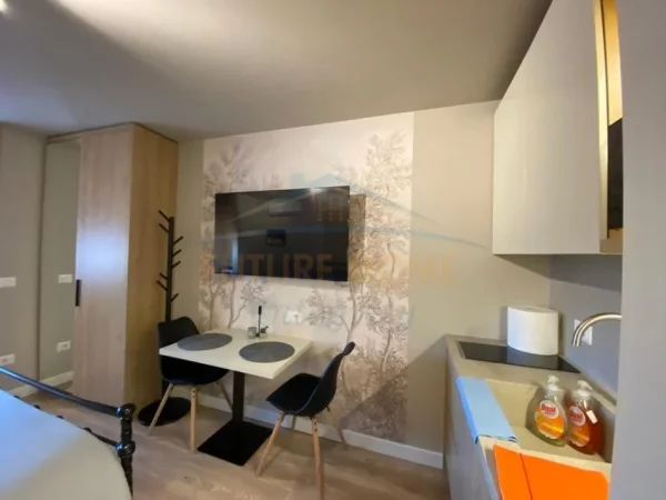 Tirane, jepet me qera garsonier 1+1 Kati 6, 30 m² 600 € (Qender)