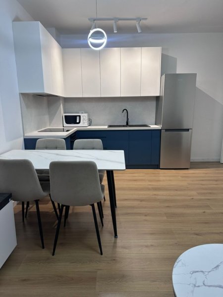 Tirane, jepet me qera apartament 3+1+Ballkon Kati 9, 700 € 