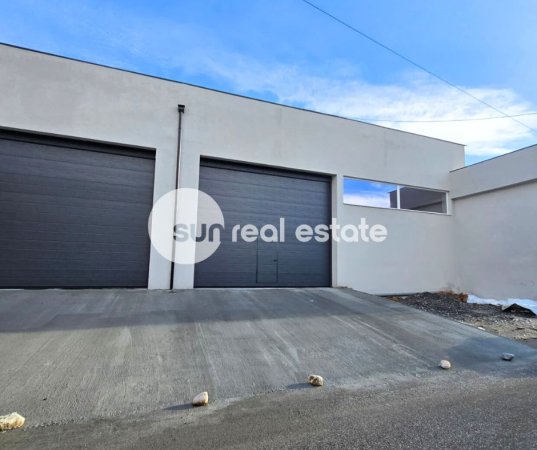 Shkoder, jepet me qera ambjent biznesi Kati 0, 2.750 m² 5.500 € (RR. INXH. GJOVALIN GJADRI)