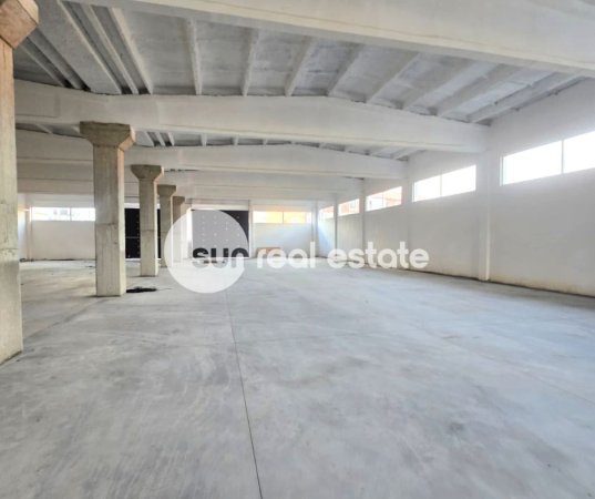 Shkoder, jepet me qera ambjent biznesi Kati 0, 2.750 m² 5.500 € (RR. INXH. GJOVALIN GJADRI)