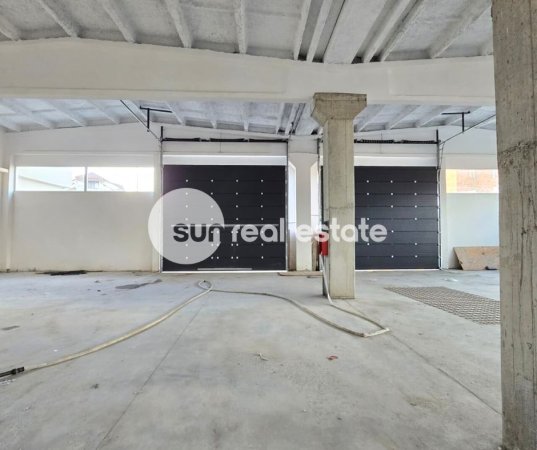 Shkoder, jepet me qera ambjent biznesi Kati 0, 2.750 m² 5.500 € (RR. INXH. GJOVALIN GJADRI)