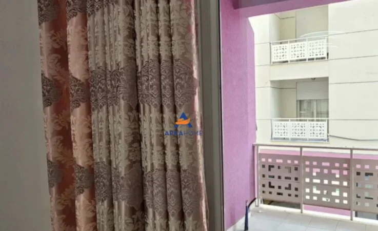 Tirane, jepet me qera apartament 1+1+Ballkon Kati 2, 63 m² 500 € 
