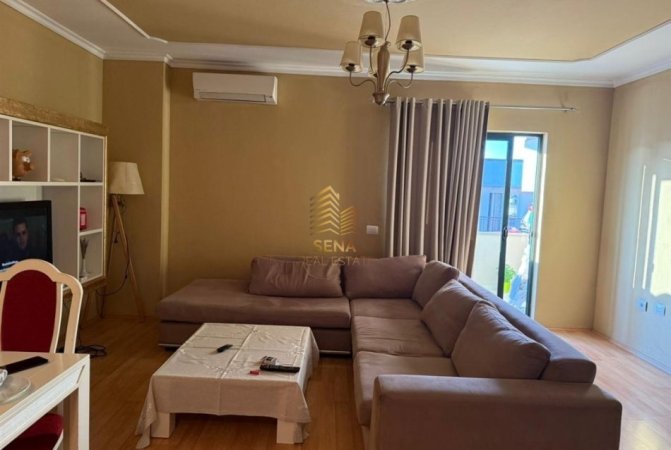 Tirane, jepet me qera apartament 1+1 Kati 9, 75 m² 450 € (Rruga Besim Alla)