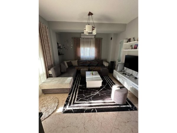 Pogradec, shitet apartament 2+1 Kati 4, 100 m² 120.000 € (Rruga 1 Qershori)