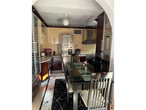 Pogradec, shitet apartament 2+1 Kati 4, 100 m² 120.000 € (Rruga 1 Qershori)