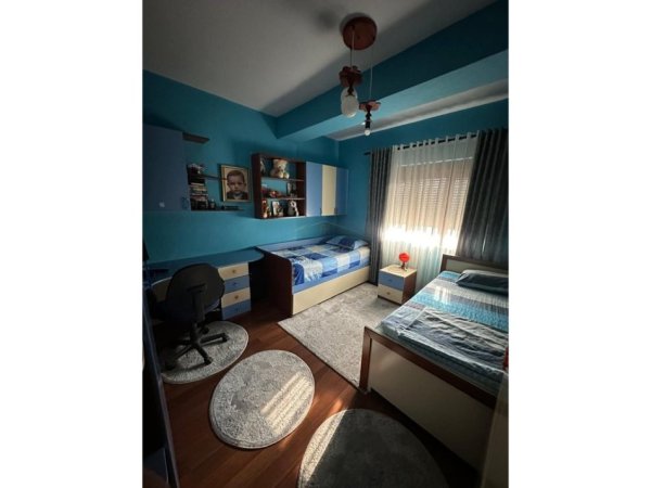 Pogradec, shitet apartament 2+1 Kati 4, 100 m² 120.000 € (Rruga 1 Qershori)