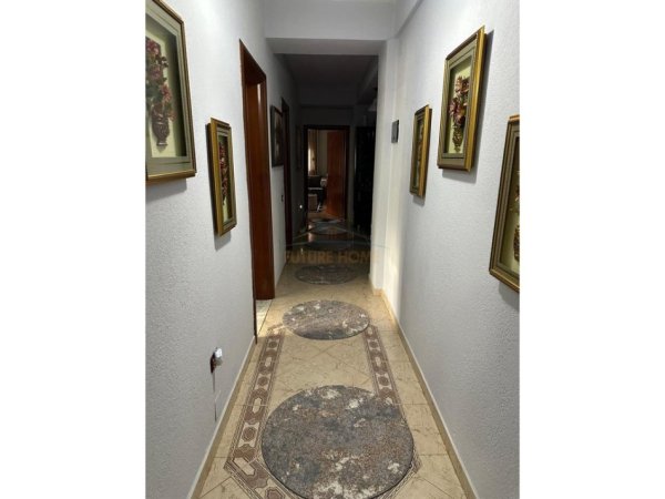 Pogradec, shitet apartament 2+1 Kati 4, 100 m² 120.000 € (Rruga 1 Qershori)