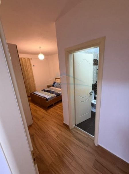 Durres, jepet me qera apartament 2+1+Ballkon Kati 4, 112 m² 450 € 