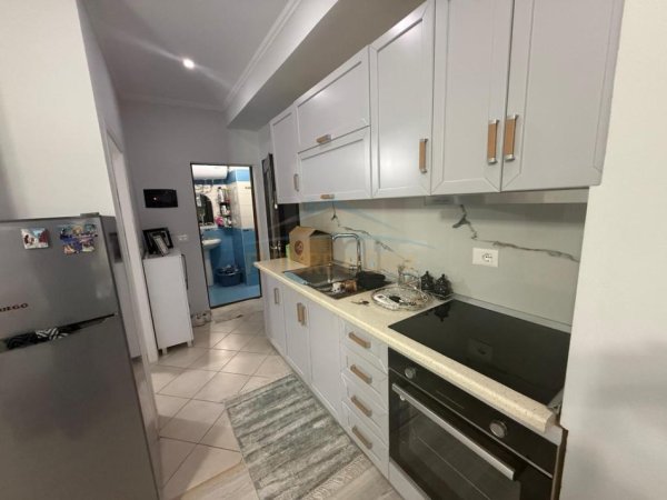 Pogradec, shitet apartament 1+1 Kati 7, 60 m² 75.000 € (Rruga Eduard Mortier)