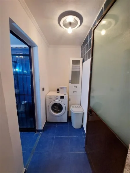 Tirane, jepet me qera apartament 2+1+Ballkon Kati 5, 101 m² 2.800 € (Rruga Myslym Shyri)