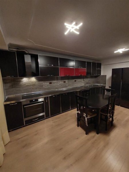 Tirane, jepet me qera apartament 2+1+Ballkon Kati 5, 101 m² 2.800 € (Rruga Myslym Shyri)