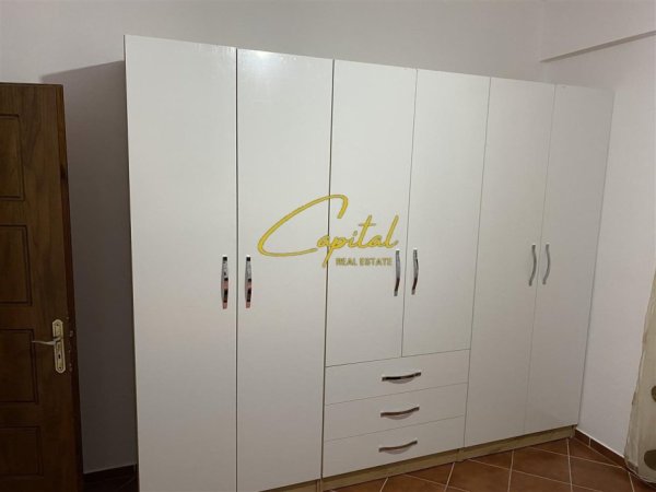 Tirane, jepet me qera apartament 2+1 Kati 1, 80 m² 400 € (SAUK)