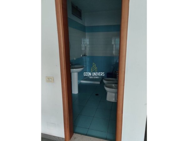 Tirane, jepet me qera ambjent biznesi Kati 5, 70 m² 350 € (Casa Italia, Kamëz Tirana, Albania)