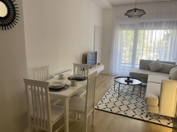 Tirane, jepet me qera apartament 1+1 Kati 6, 66 m² 600 € (21Dhjetori)