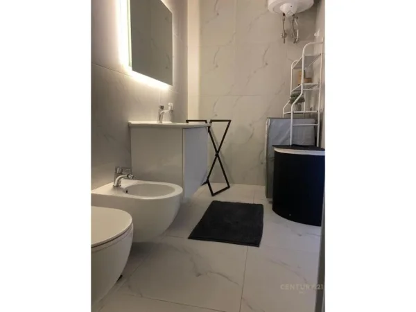 Tirane, jepet me qera apartament 1+1 Kati 6, 66 m² 600 € (21Dhjetori)