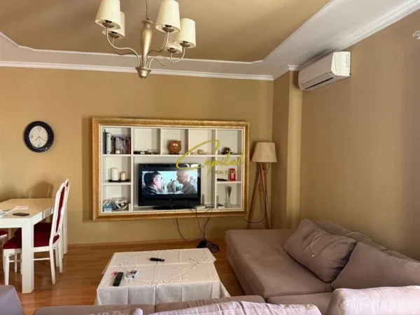 Tirane, jepet me qera apartament 1+1 Kati 9, 75 m² 450 € (YZBERISHT)
