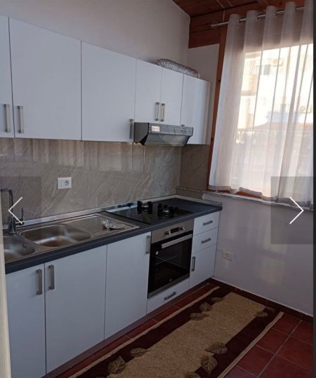 Tirane, jepet me qera apartament 1+1 Kati 5, 500 € 