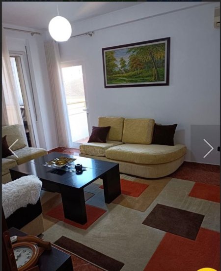 Tirane, jepet me qera apartament 1+1 Kati 5, 500 € 