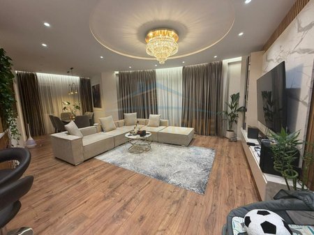Shitet, Apartament 3+1+2, Liqeni i Thatë, Tiranë, Kati 2, 149 m² , 400.000 €