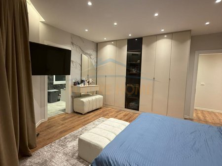 Shitet, Apartament 3+1+2, Liqeni i Thatë, Tiranë, Kati 2, 149 m² , 400.000 €