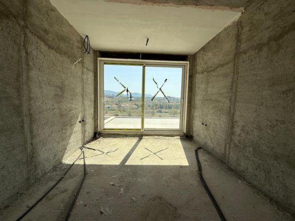 Tirane, shitet Vile 3 Katshe Kati 3, 527 m² 850.000 € (Kompleksi Barkea)