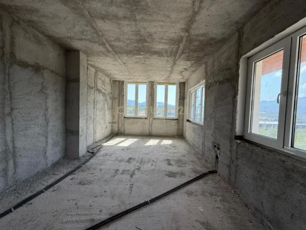 Tirane, shitet Vile 3 Katshe Kati 3, 527 m² 850.000 € (Kompleksi Barkea)