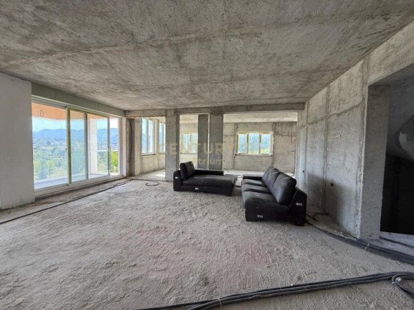 Tirane, shitet Vile 3 Katshe Kati 3, 527 m² 850.000 € (Kompleksi Barkea)